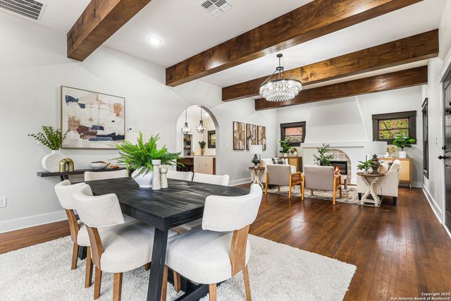 339 W Elsmere Pl, San Antonio, TX 78212