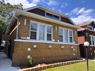 8340 S PAXTON Avenue, Chicago, IL 60617