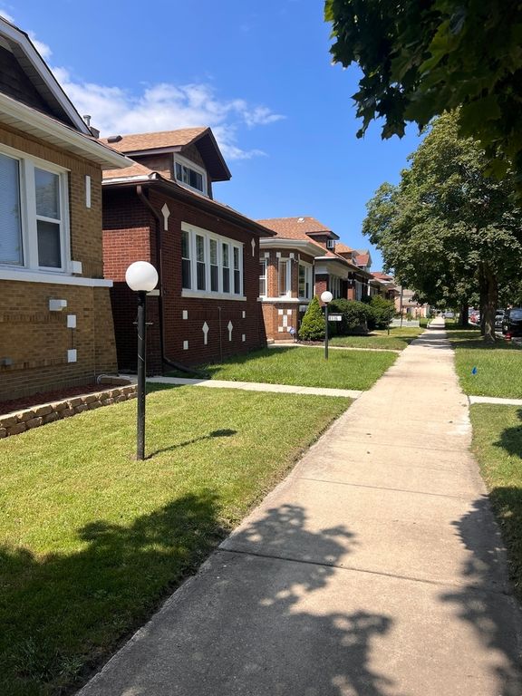 8340 S PAXTON Avenue, Chicago, IL 60617 — photo 3