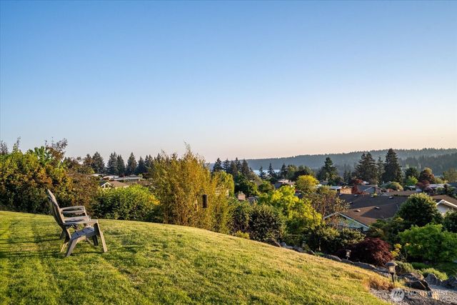 1908 122nd Avenue SE, Bellevue, WA 98005