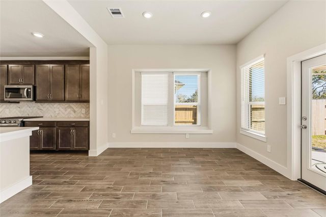 220 Magnolia Laurel Drive, Alvin, TX 77511