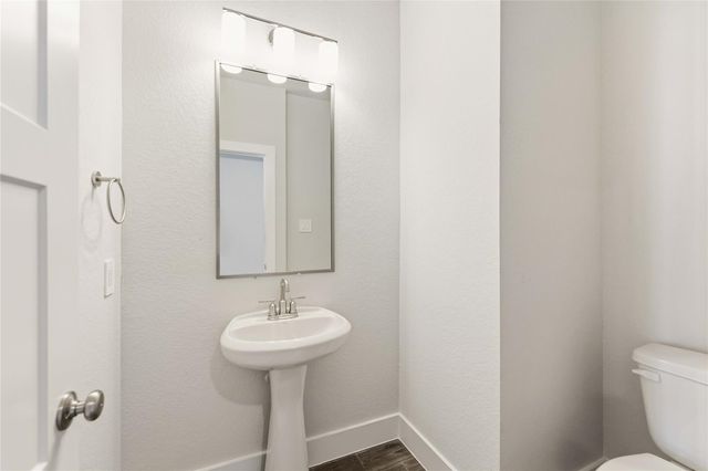 220 Magnolia Laurel Drive, Alvin, TX 77511