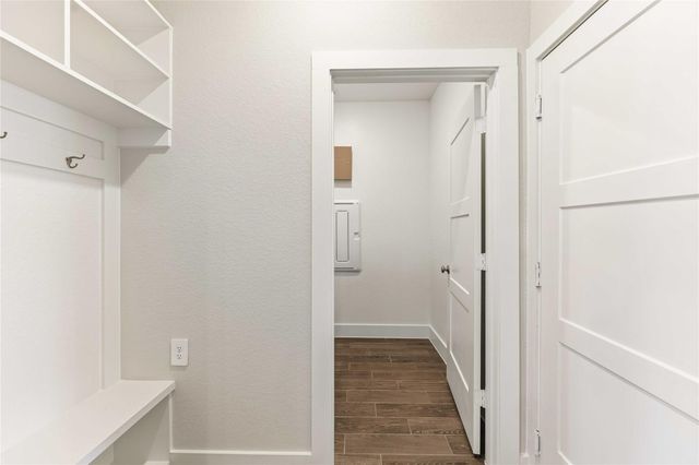 220 Magnolia Laurel Drive, Alvin, TX 77511