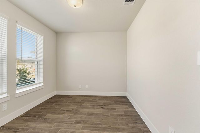 220 Magnolia Laurel Drive, Alvin, TX 77511