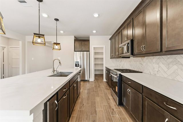 220 Magnolia Laurel Drive, Alvin, TX 77511