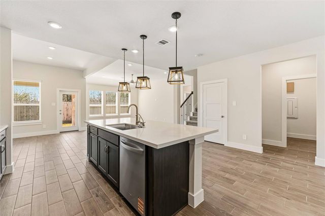 220 Magnolia Laurel Drive, Alvin, TX 77511