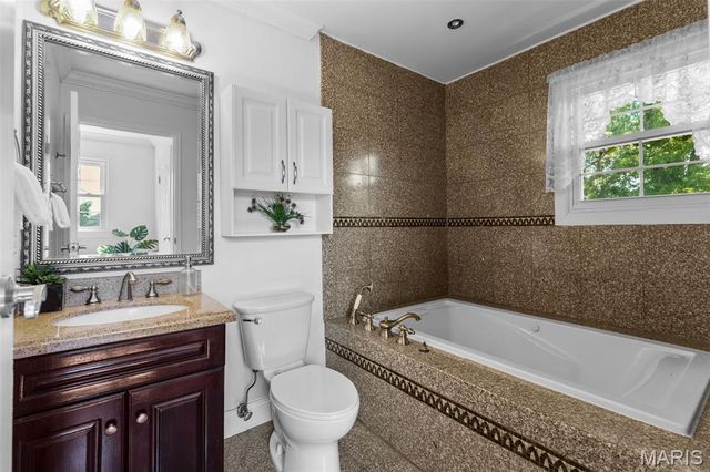 15486 Hitchcock Road, Chesterfield, MO 63017