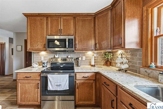 106 Marquette Avenue, North Mankato, MN 56003