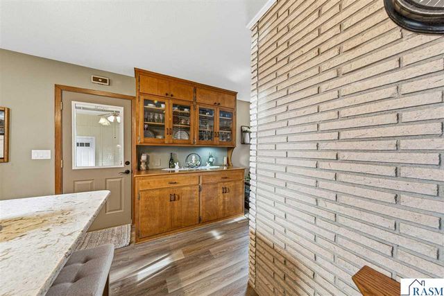 106 Marquette Avenue, North Mankato, MN 56003