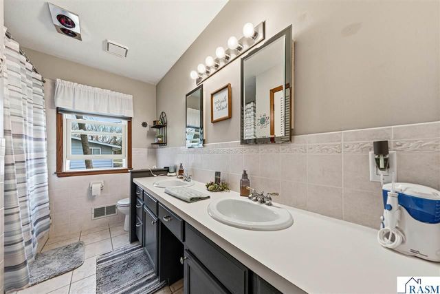 106 Marquette Avenue, North Mankato, MN 56003