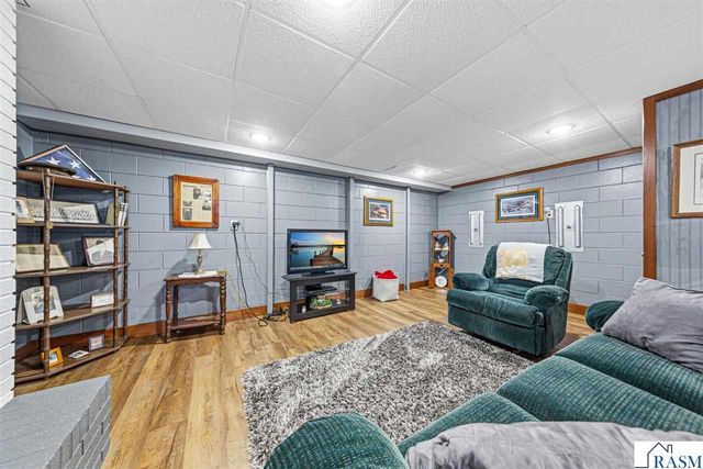 106 Marquette Avenue, North Mankato, MN 56003