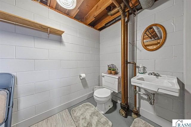 106 Marquette Avenue, North Mankato, MN 56003