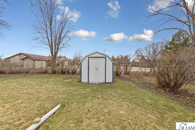 106 Marquette Avenue, North Mankato, MN 56003