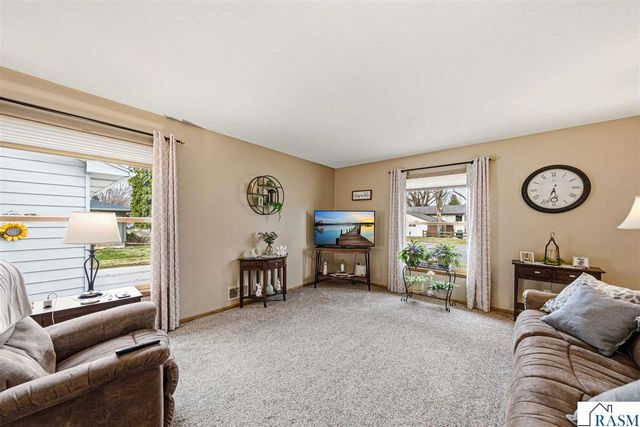 106 Marquette Avenue, North Mankato, MN 56003