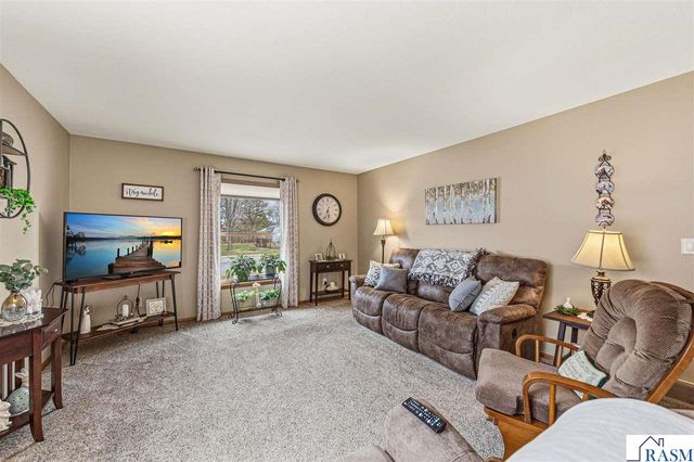 106 Marquette Avenue, North Mankato, MN 56003