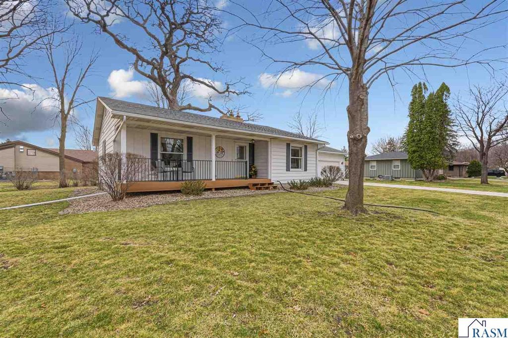 106 Marquette Avenue, North Mankato, MN 56003