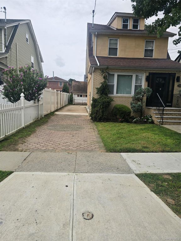 11428 175th Street, Saint Albans, NY 11434 — photo 3