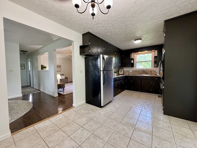 1196 Windsor Cir, Lyles, TN 37098