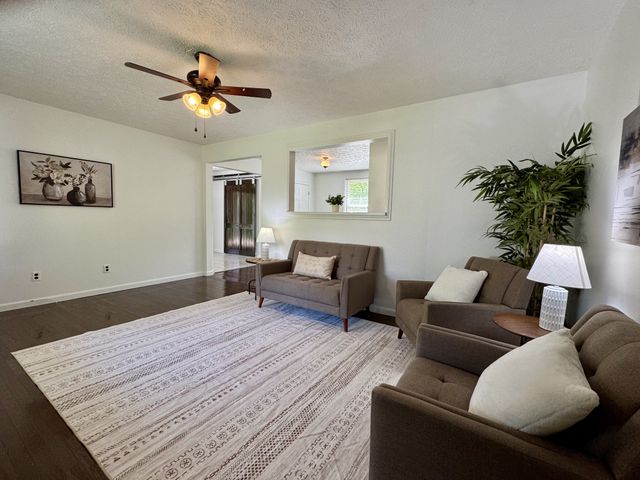 1196 Windsor Cir, Lyles, TN 37098