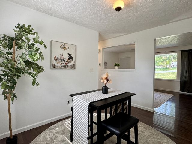 1196 Windsor Cir, Lyles, TN 37098