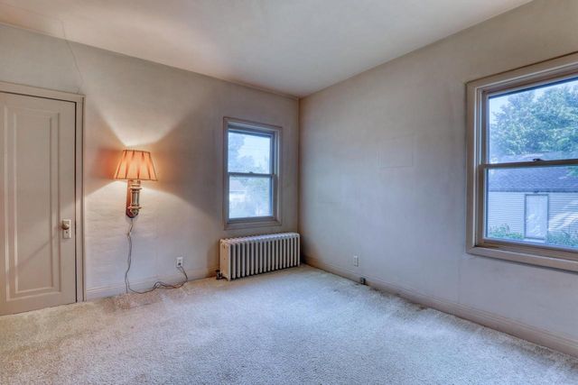 5800 W Howard AVENUE, Milwaukee, WI 53220