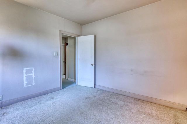5800 W Howard AVENUE, Milwaukee, WI 53220