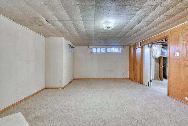 5800 W Howard AVENUE, Milwaukee, WI 53220