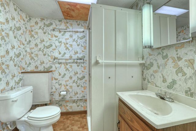 5800 W Howard AVENUE, Milwaukee, WI 53220