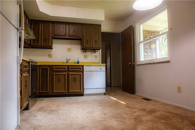 5184 Seville Drive, Englewood, OH 45322