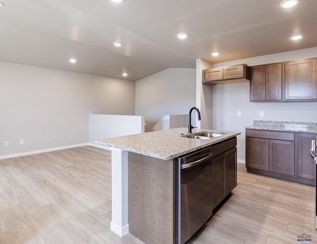 333 N VALLEY DR, Rapid City, SD 57703