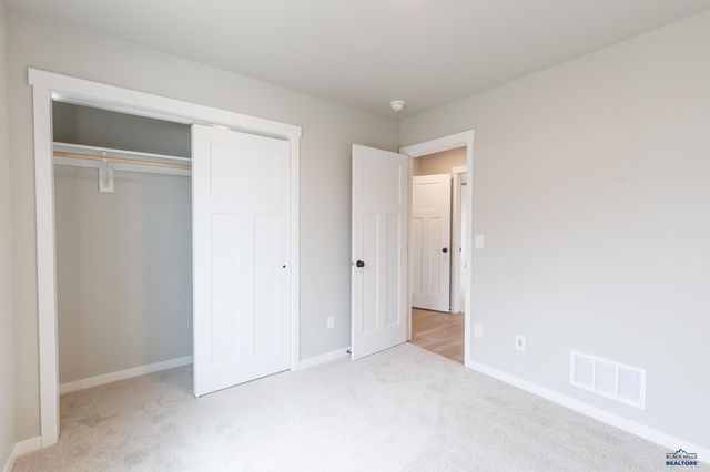333 N VALLEY DR, Rapid City, SD 57703