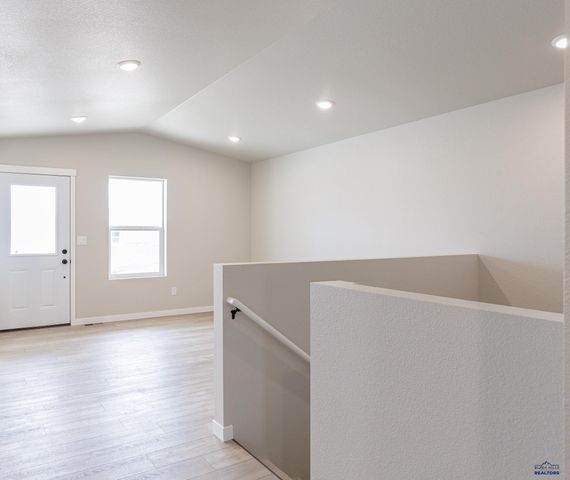 333 N VALLEY DR, Rapid City, SD 57703