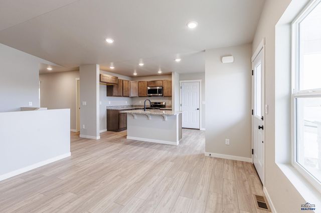 333 N VALLEY DR, Rapid City, SD 57703