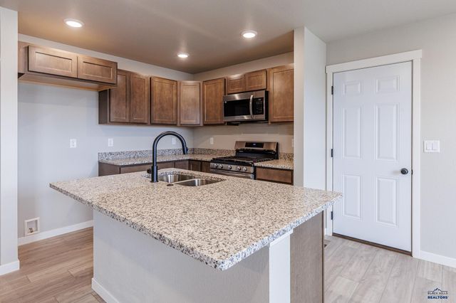 333 N VALLEY DR, Rapid City, SD 57703