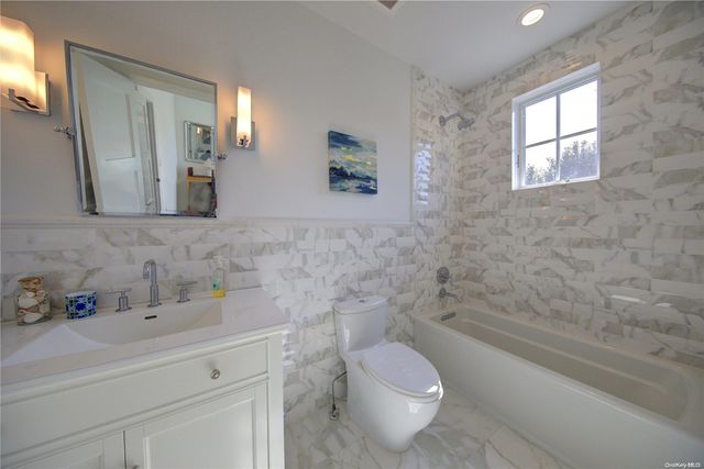 2 Crystal Mews Lane, East Hampton, NY 11937