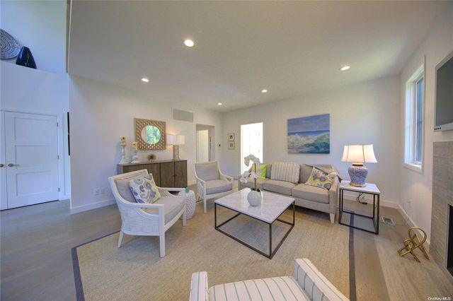 2 Crystal Mews Lane, East Hampton, NY 11937