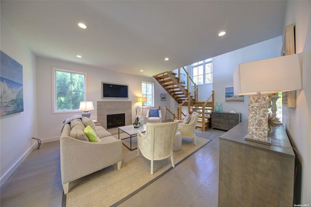 2 Crystal Mews Lane, East Hampton, NY 11937