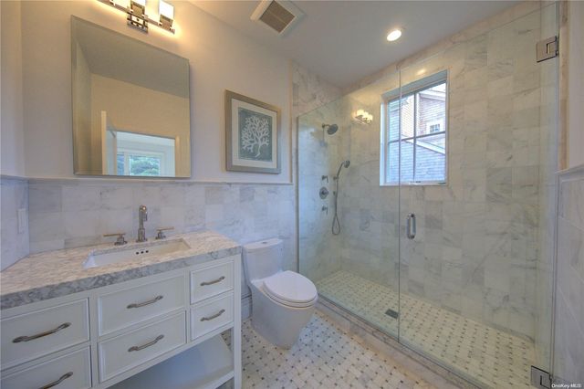 2 Crystal Mews Lane, East Hampton, NY 11937