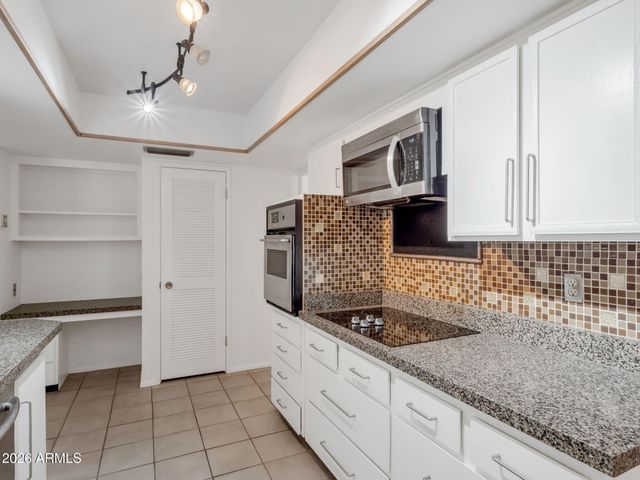 11070 W PLEASANT VALLEY Road, Sun City, AZ 85351
