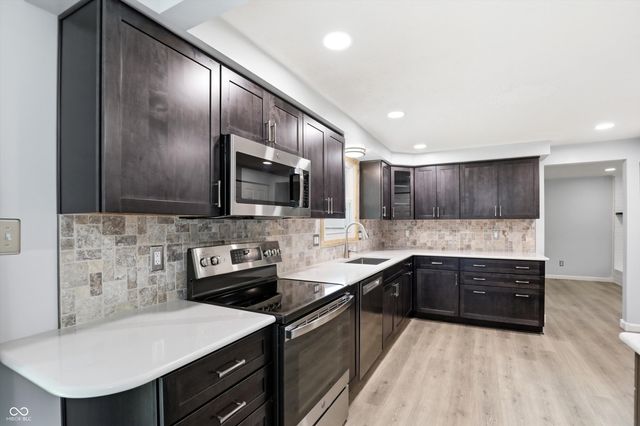 11357 Wood Creek Drive, Carmel, IN 46033