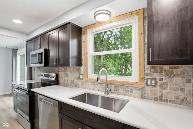 11357 Wood Creek Drive, Carmel, IN 46033