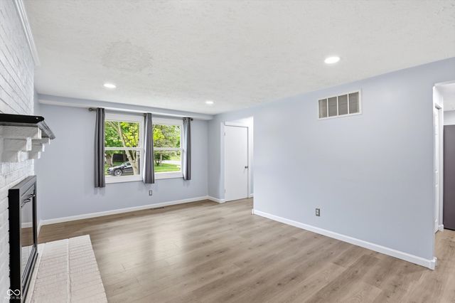 11357 Wood Creek Drive, Carmel, IN 46033