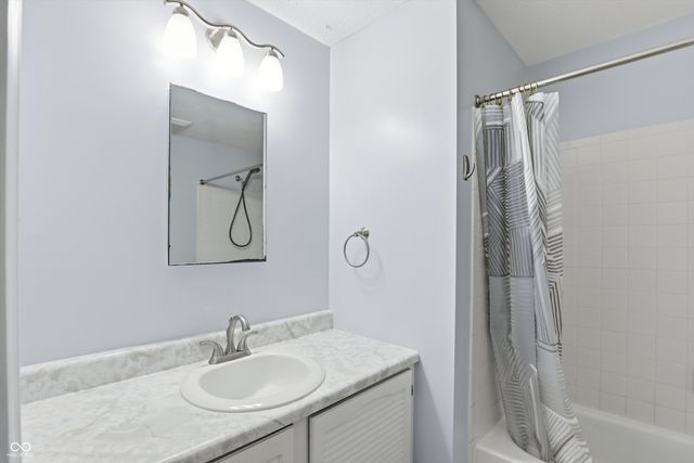11357 Wood Creek Drive, Carmel, IN 46033