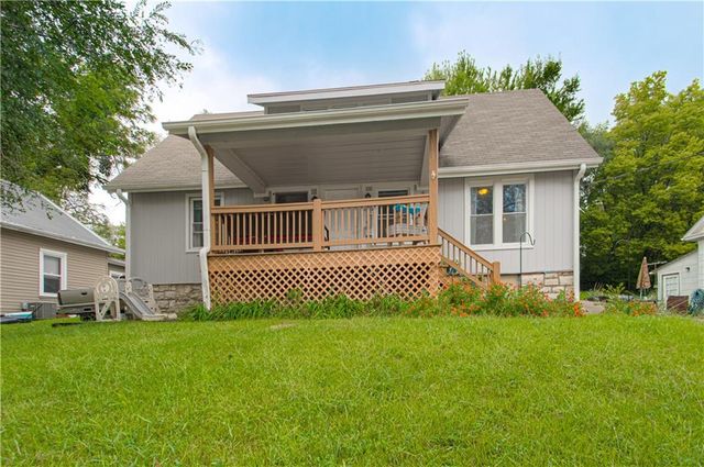 114 S Myrtle Avenue, Excelsior Springs, MO 64024