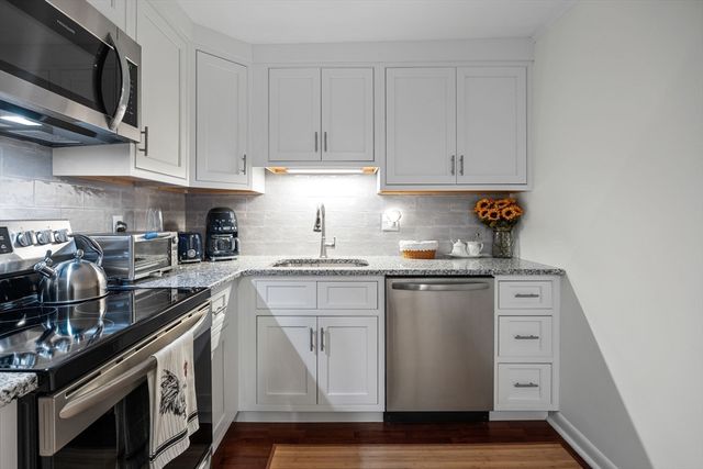 12 Candlewood Ln 1-7, Dennis, MA 02639