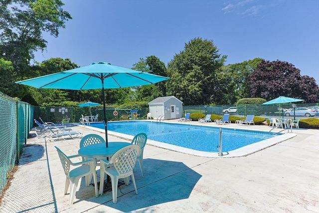 12 Candlewood Ln 1-7, Dennis, MA 02639