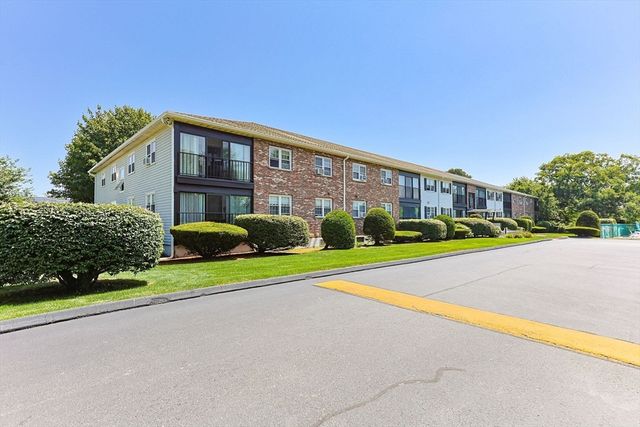 12 Candlewood Ln 1-7, Dennis, MA 02639