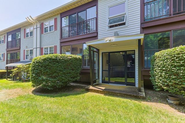 12 Candlewood Ln 1-7, Dennis, MA 02639