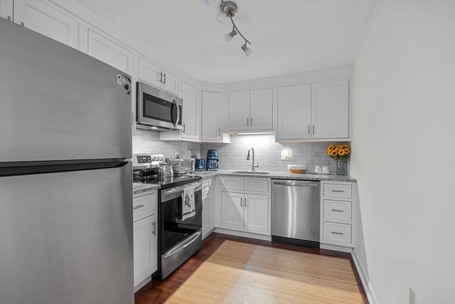 12 Candlewood Ln 1-7, Dennis, MA 02639