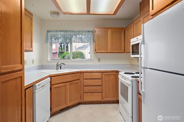 1250 SW Heller Street #B2, Oak Harbor, WA 98277